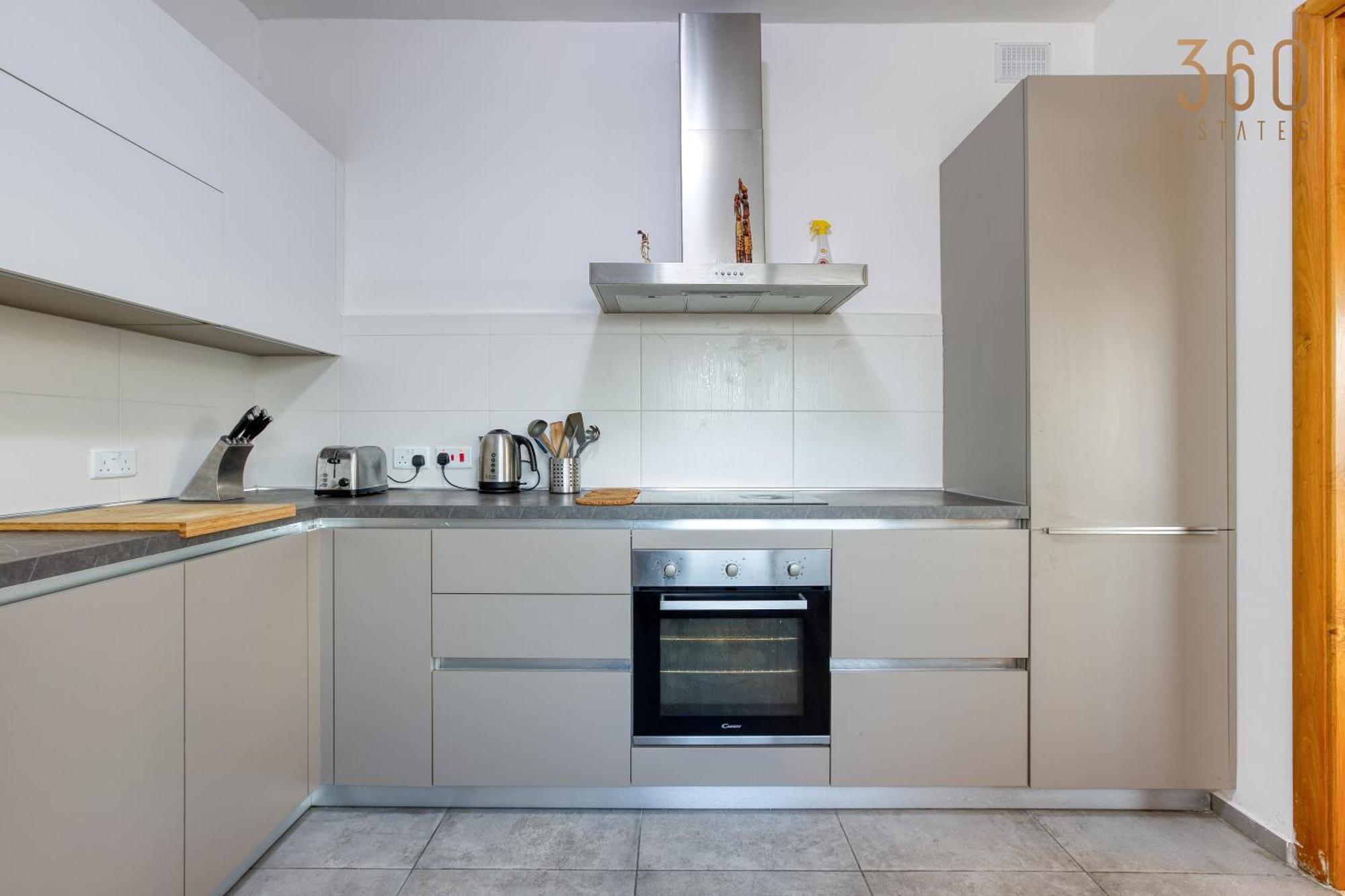 Stylish & Cosy 2br In The Heart Of St' Julians By 360 Estates Apartment